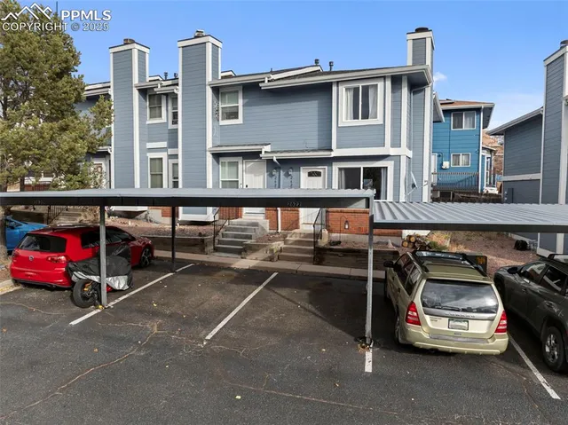 a car parked in front of a building