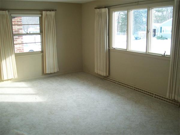 29 Upland Road Holyoke, MA 01040 - Photo 4 of 8 Gallery Image 4
