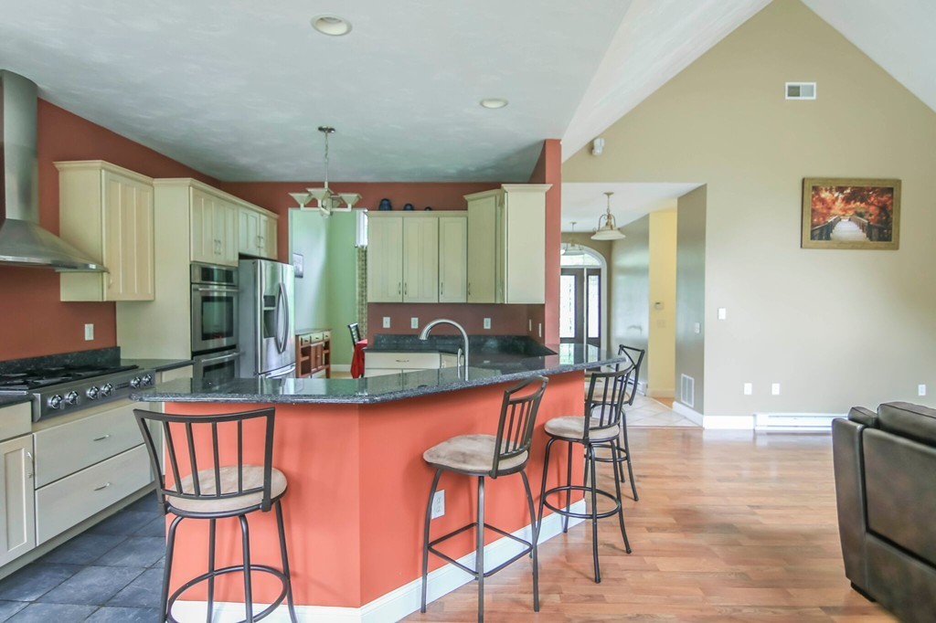 841 Southbridge Road Warren, MA 01083 - Photo 5 of 30