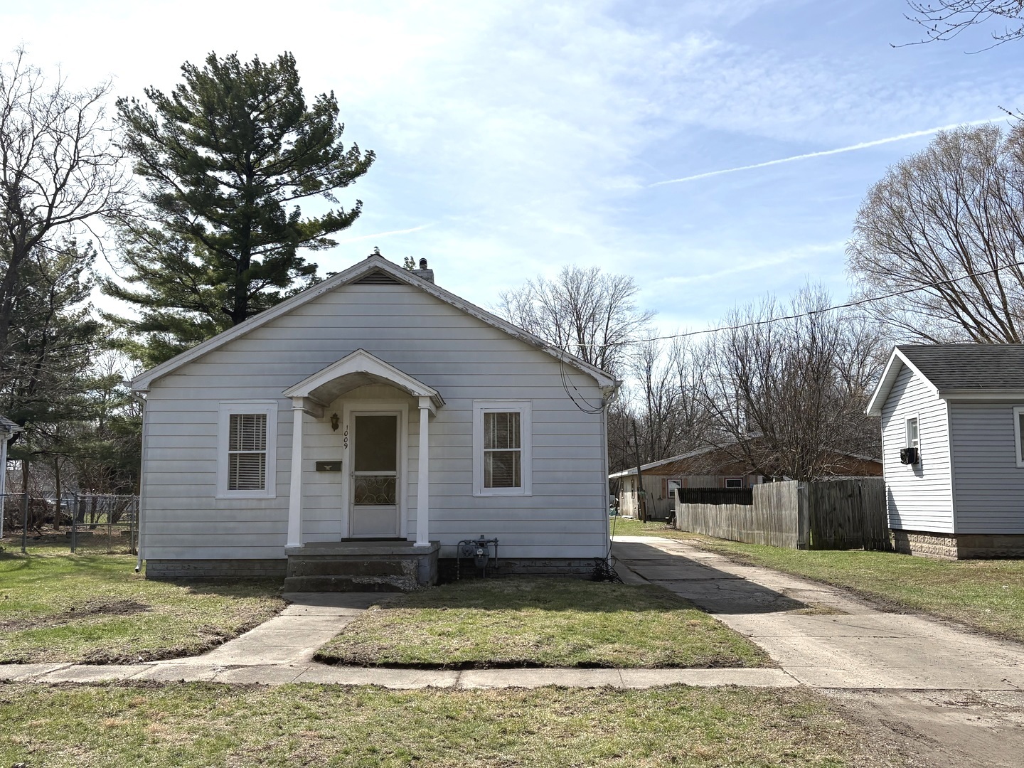 1009 Bernstein Street Streator, IL 61364 - Photo 1 of 32
