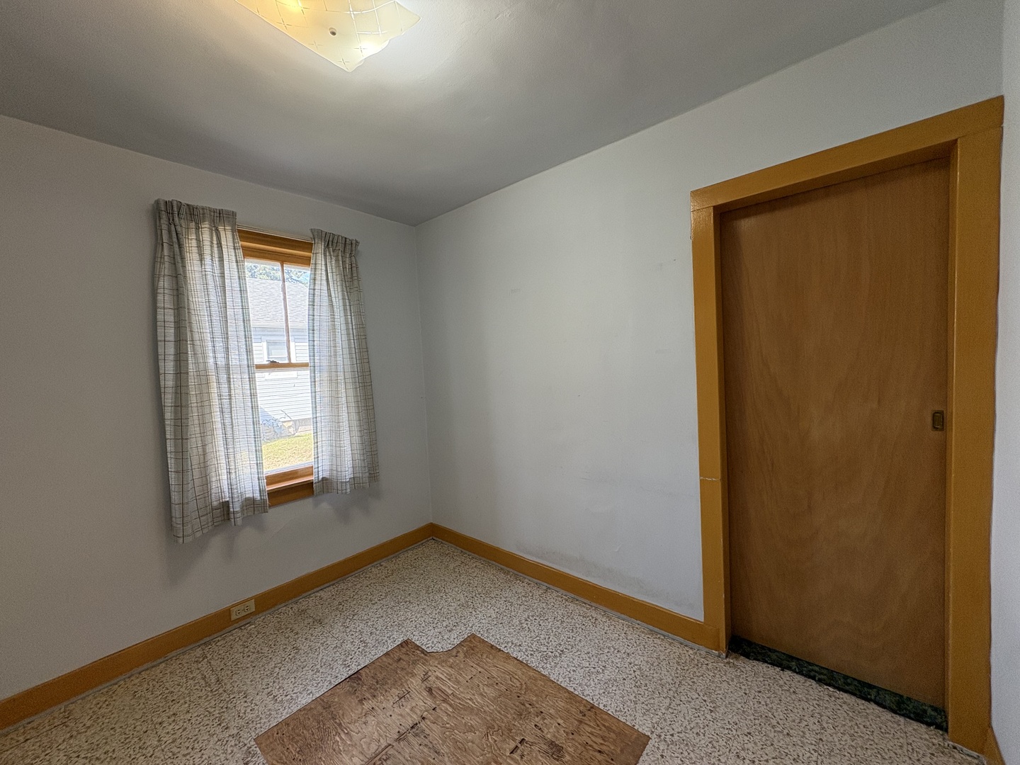 1009 Bernstein Street Streator, IL 61364 - Photo 12 of 32