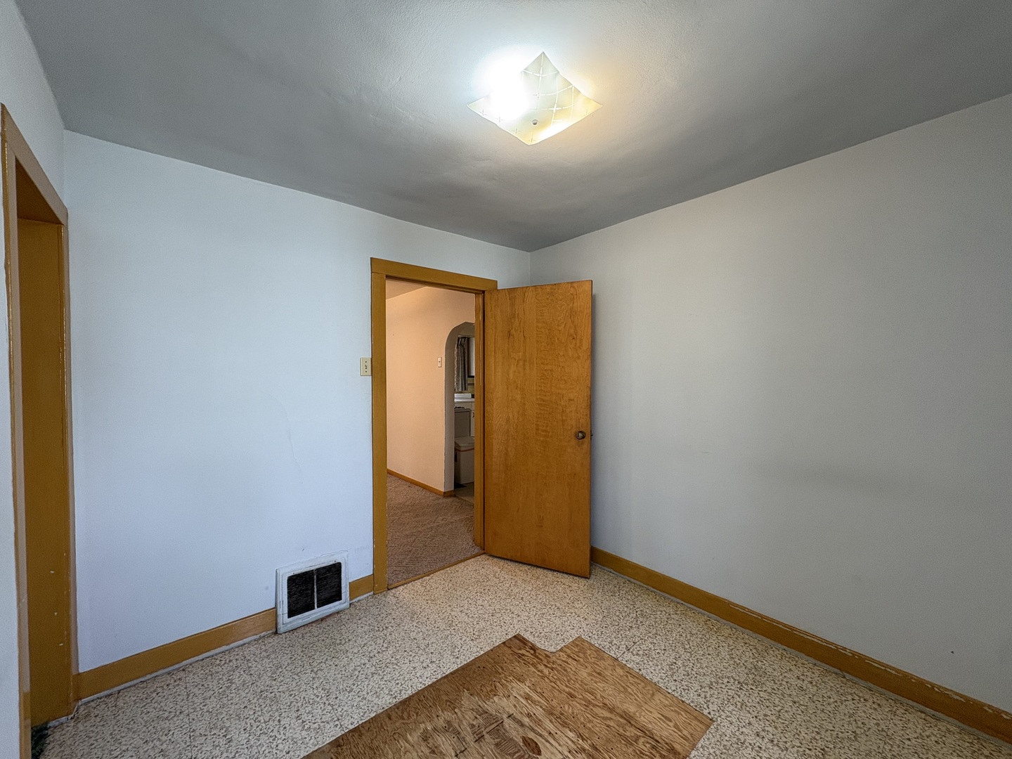 1009 Bernstein Street Streator, IL 61364 - Photo 13 of 32