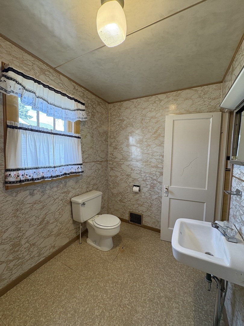 1009 Bernstein Street Streator, IL 61364 - Photo 19 of 32