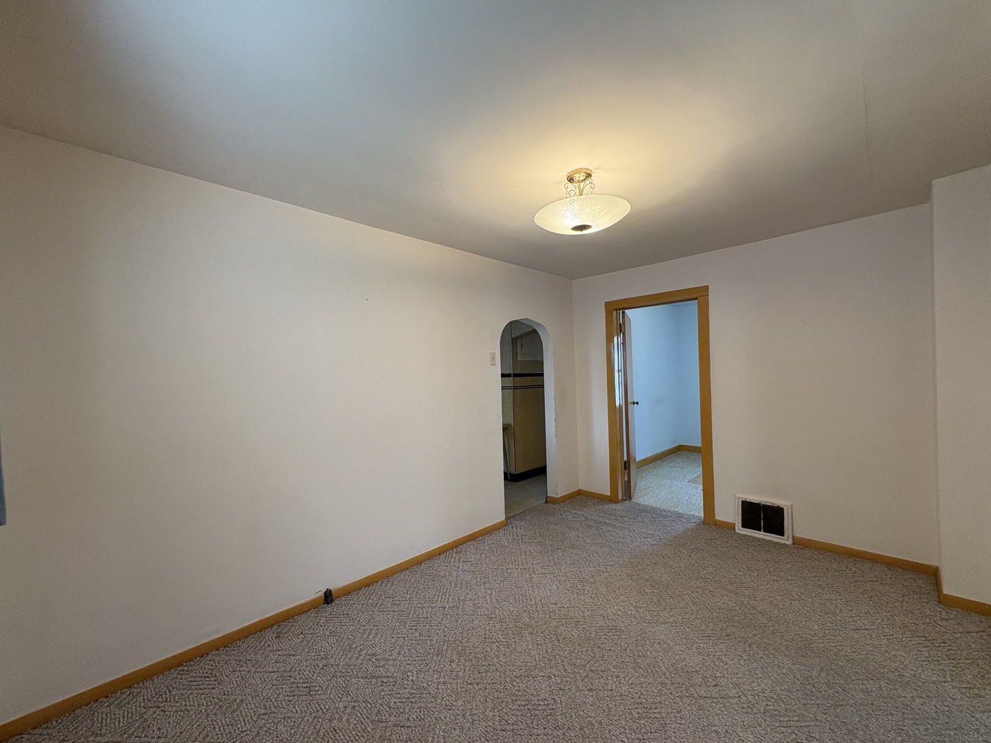 1009 Bernstein Street Streator, IL 61364 - Photo 4 of 32