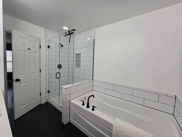 $2,400 | 1554 Millbrook Drive, Unit 1554, Algonquin, IL 60102