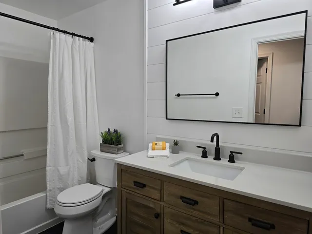 $2,400 | 1554 Millbrook Drive, Unit 1554, Algonquin, IL 60102