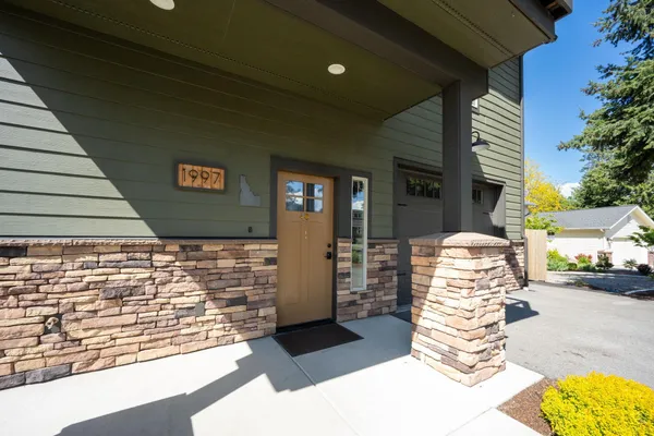 $894,000 | 1997 East Avondale Lane, Hayden, ID 83835