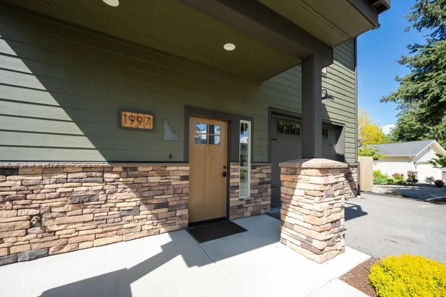 $899,875 | 1997 East Avondale Lane, Hayden, ID 83835