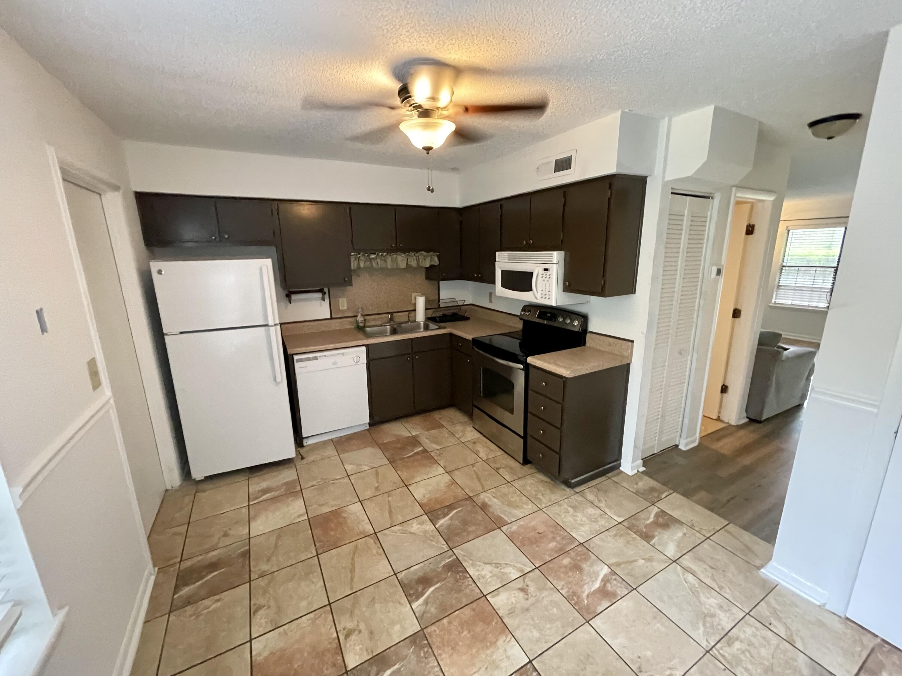 2615 Fassitt Road North Charleston, SC 29406 - Photo 4 of 15 IMG_6278