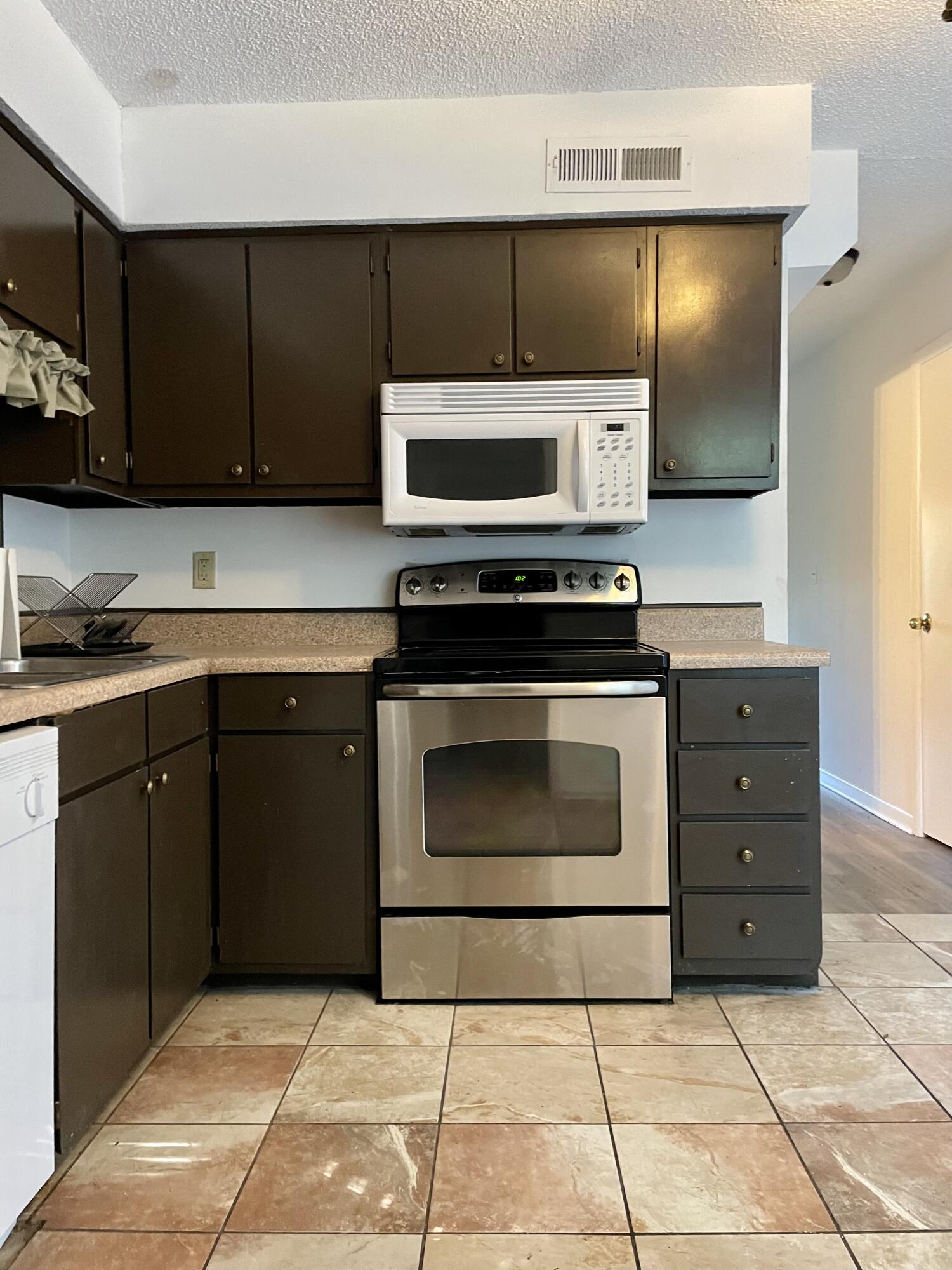 2615 Fassitt Road North Charleston, SC 29406 - Photo 5 of 15 IMG_6612