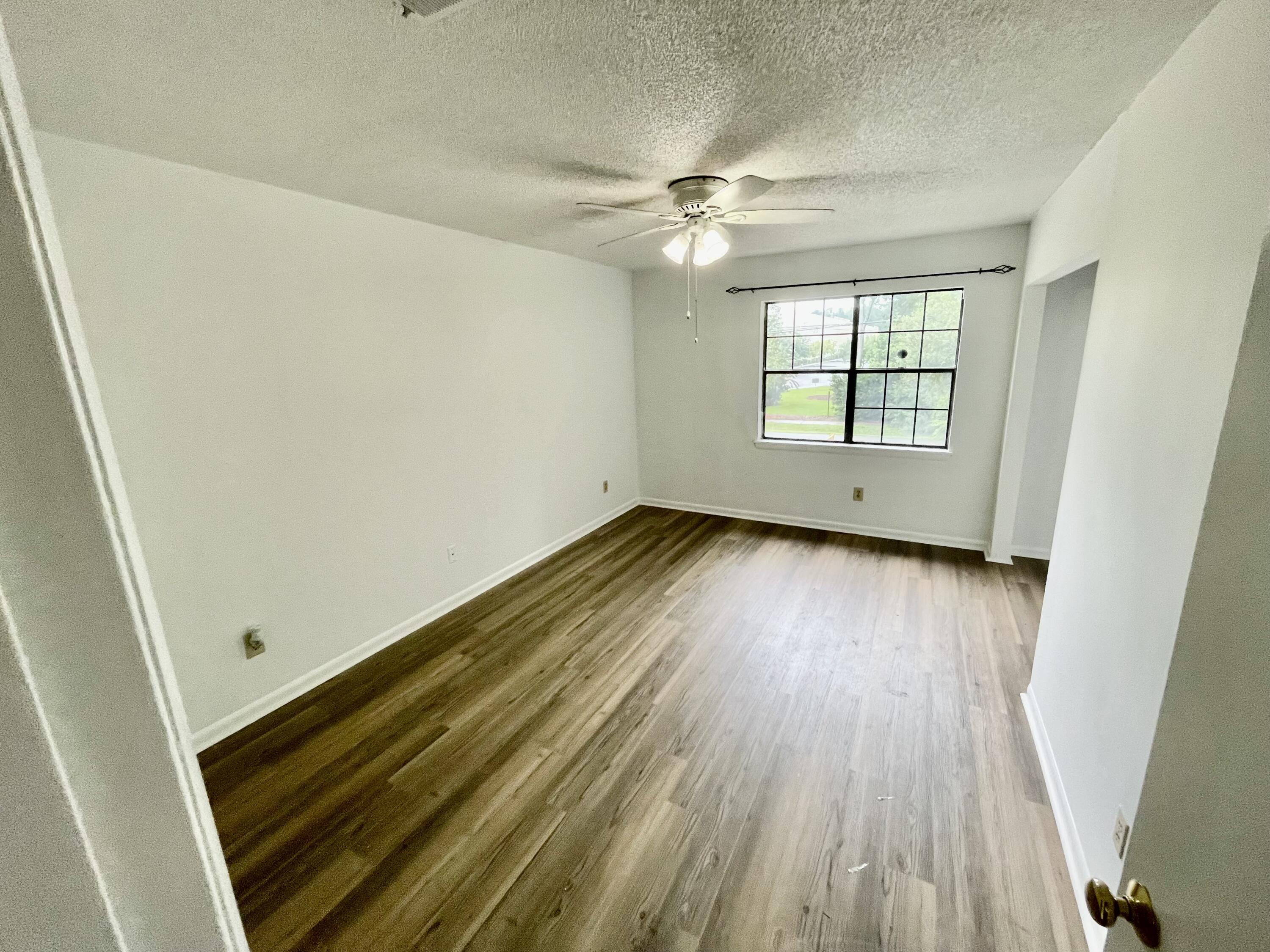 2615 Fassitt Road North Charleston, SC 29406 - Photo 10 of 15 IMG_6263