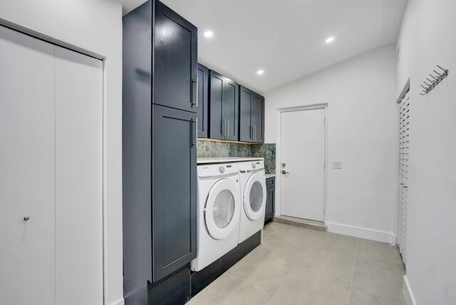 521 Northeast 32nd Street Boca Raton, FL 33431 - Photo 15 of 25 Laundry Room