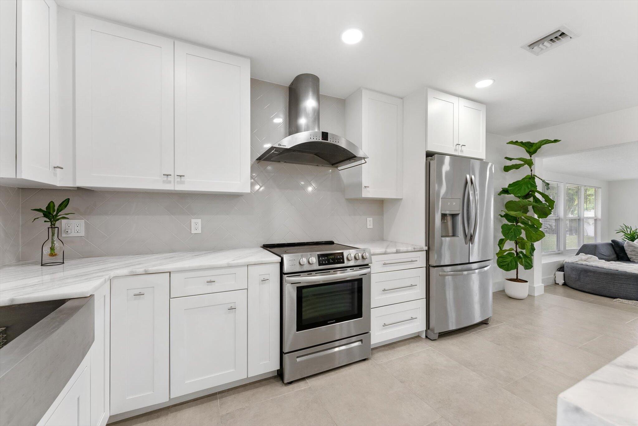 521 Northeast 32nd Street Boca Raton, FL 33431 - Photo 4 of 25 05-5