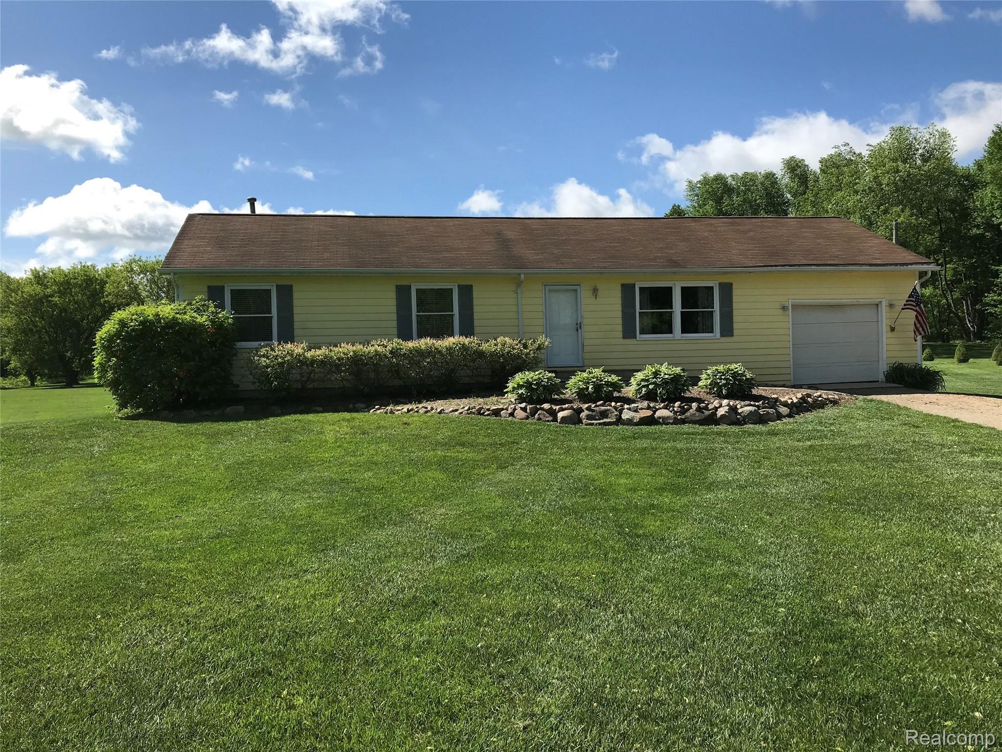 8525 Cork Road Yale, MI 48097 - Photo 1 of 17 IMG_0729.jpg
