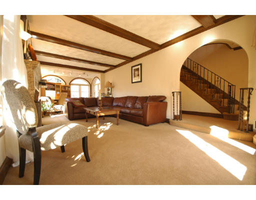 53 Brackett Road Newton, MA 02458 - Photo 4 of 15 Gallery Image 4