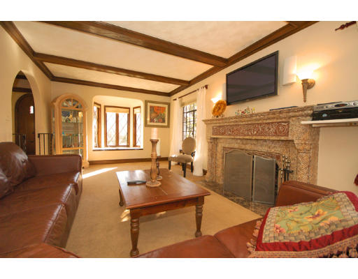 53 Brackett Road Newton, MA 02458 - Photo 5 of 15 Gallery Image 5