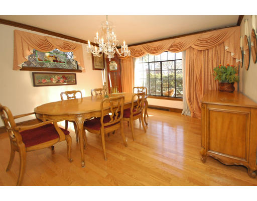 53 Brackett Road Newton, MA 02458 - Photo 6 of 15 Gallery Image 6