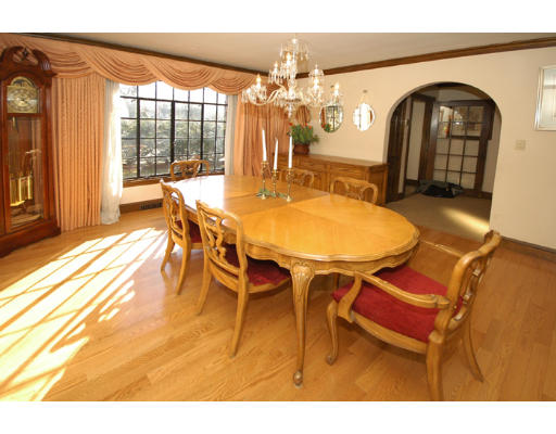 53 Brackett Road Newton, MA 02458 - Photo 7 of 15 Gallery Image 7