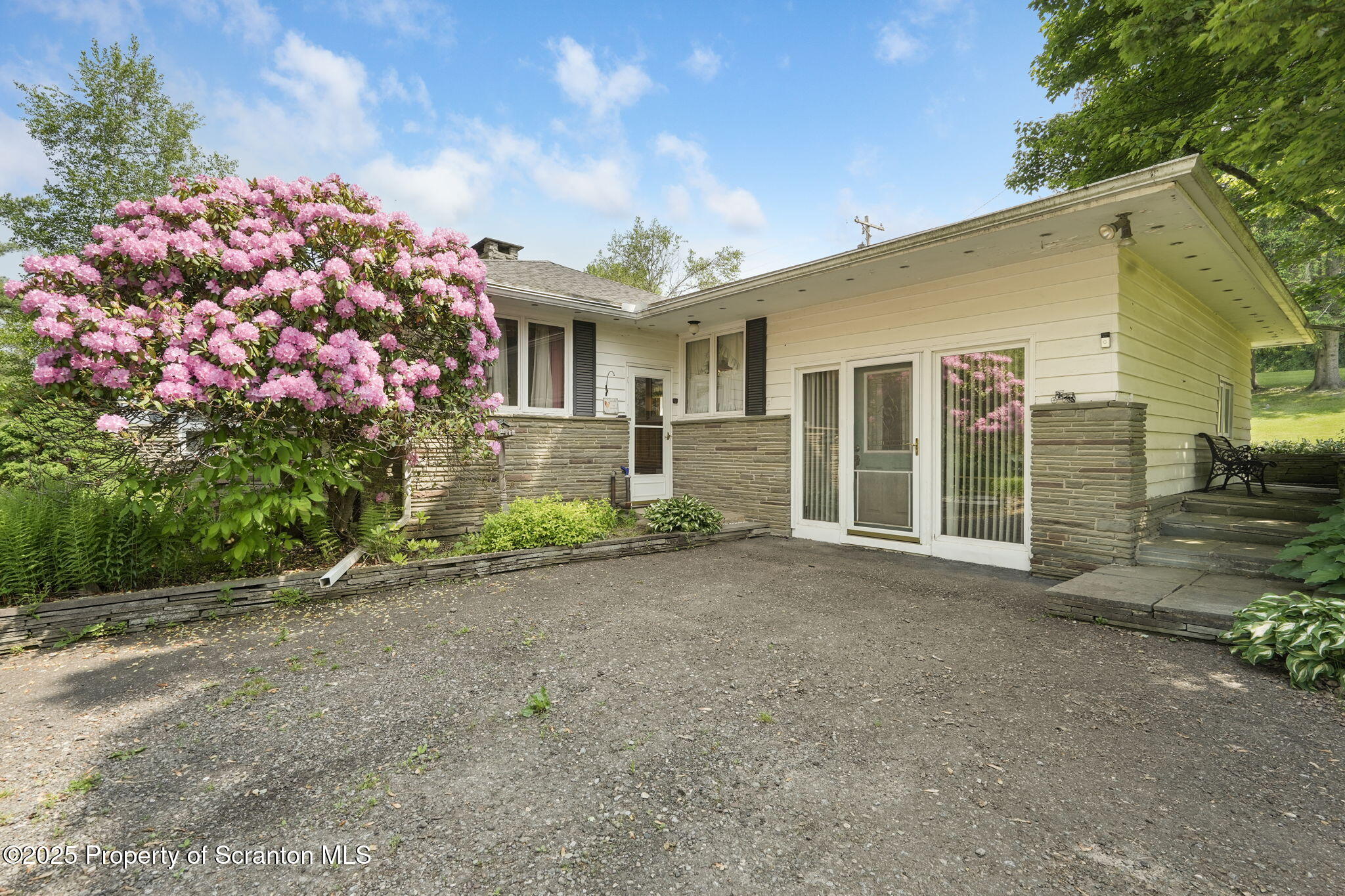 17512 Highway 267 Montrose, PA 18801 - Photo 2 of 28 Entry