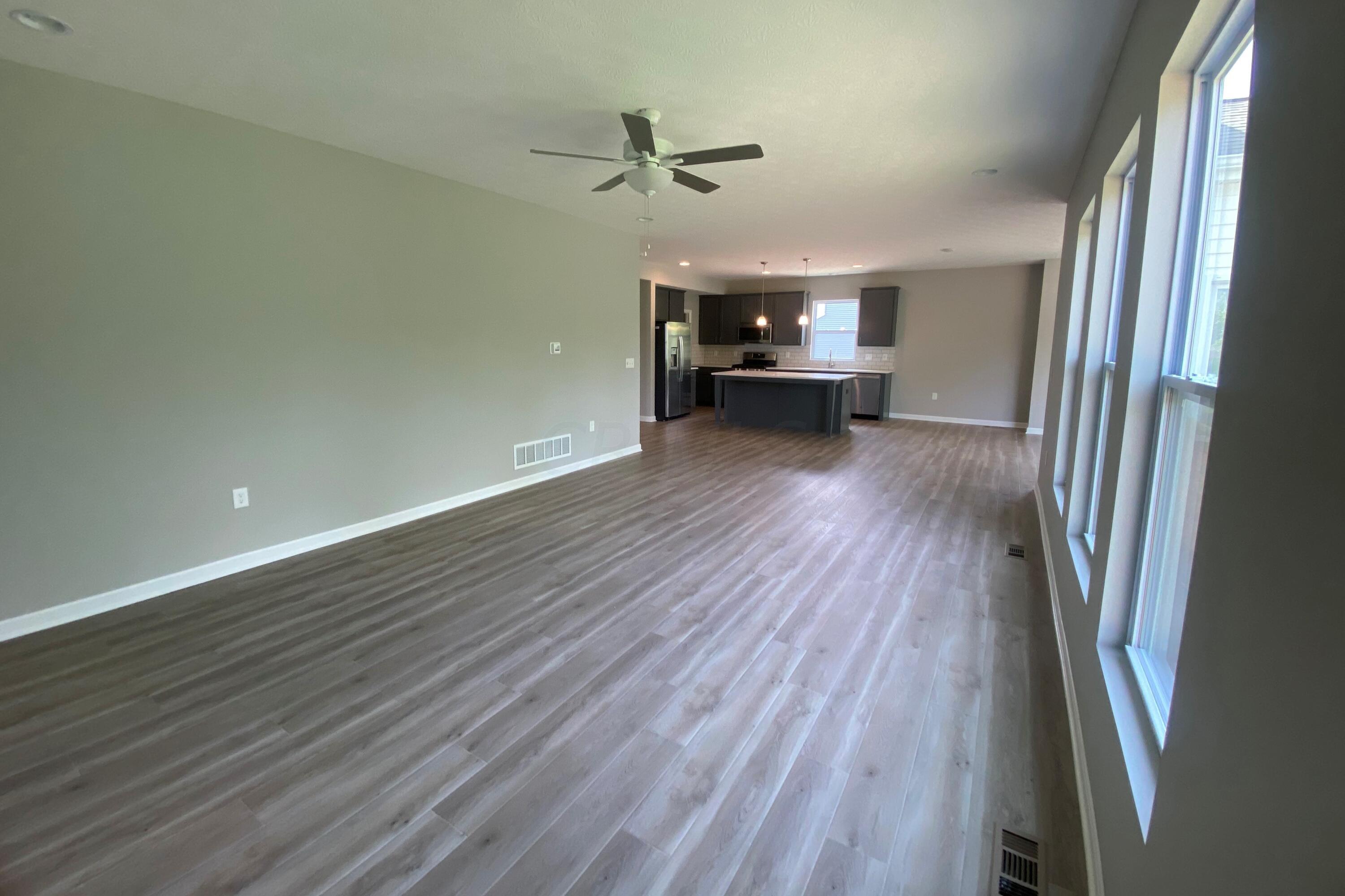 8074 Marilyn Road Reynoldsburg, OH 43068 - Photo 15 of 39 Living Room