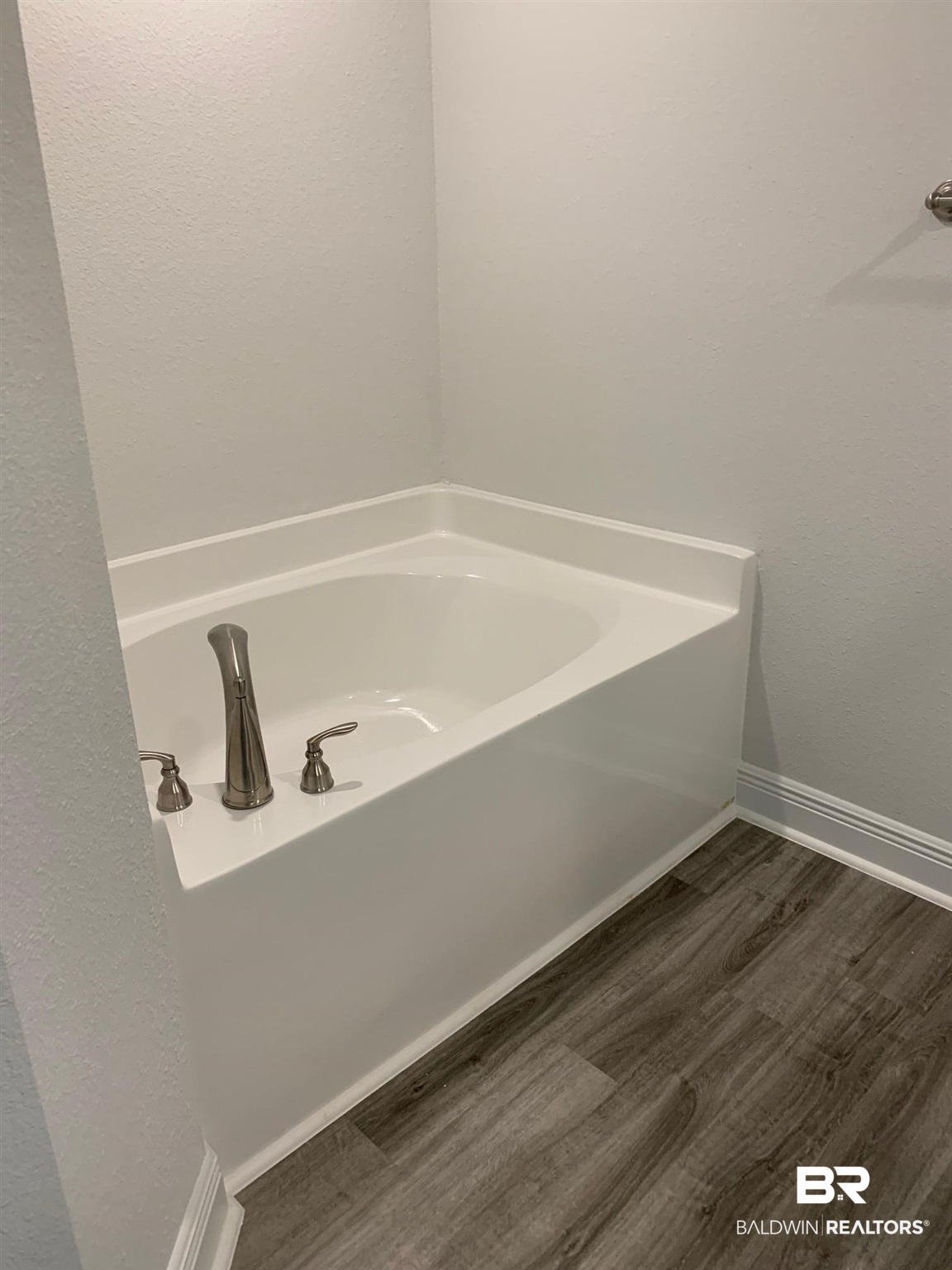 16168 Wishing Tree Court Foley, AL 36535 - Photo 13 of 17 gardn tub