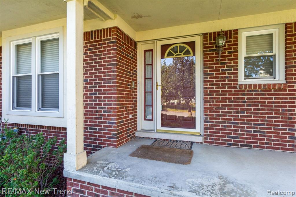 43159 Sandstone Drive Novi, MI 48377 - Photo 4 of 44