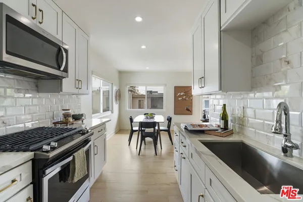 $648,000 | 5055 Coldwater Canyon Avenue, Unit 219, Sherman Oaks, CA 91423