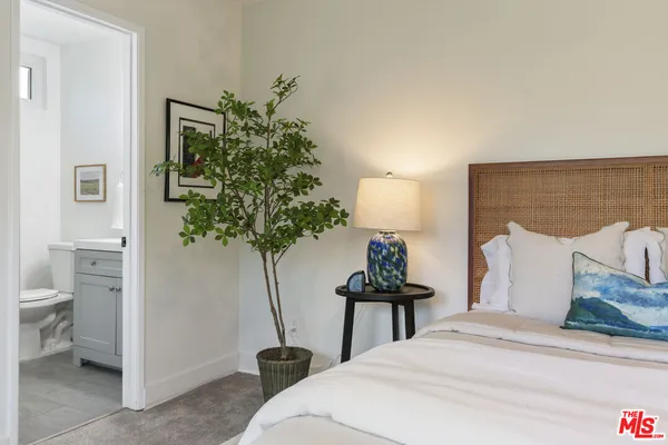 $648,000 | 5055 Coldwater Canyon Avenue, Unit 219, Sherman Oaks, CA 91423