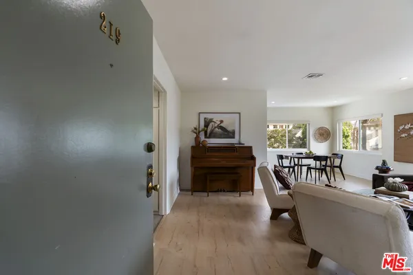 $648,000 | 5055 Coldwater Canyon Avenue, Unit 219, Sherman Oaks, CA 91423