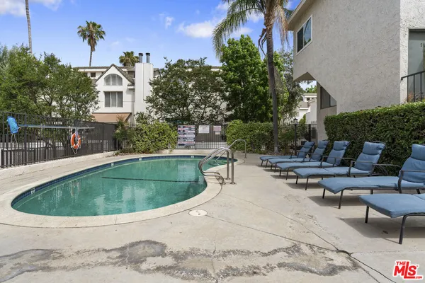 $648,000 | 5055 Coldwater Canyon Avenue, Unit 219, Sherman Oaks, CA 91423