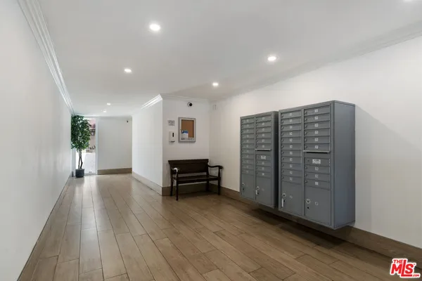 $648,000 | 5055 Coldwater Canyon Avenue, Unit 219, Sherman Oaks, CA 91423