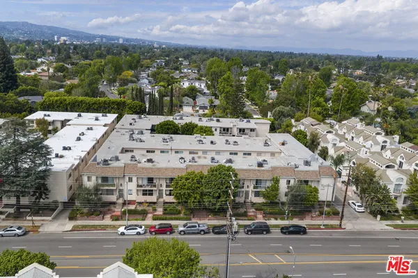 $648,000 | 5055 Coldwater Canyon Avenue, Unit 219, Sherman Oaks, CA 91423