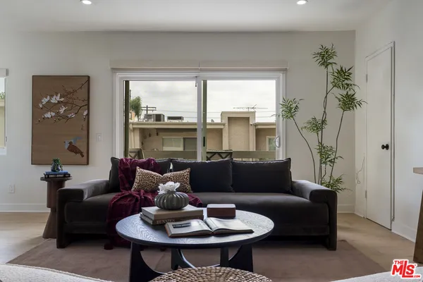 $648,000 | 5055 Coldwater Canyon Avenue, Unit 219, Sherman Oaks, CA 91423