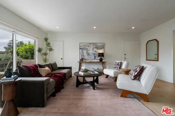 $648,000 | 5055 Coldwater Canyon Avenue, Unit 219, Sherman Oaks, CA 91423