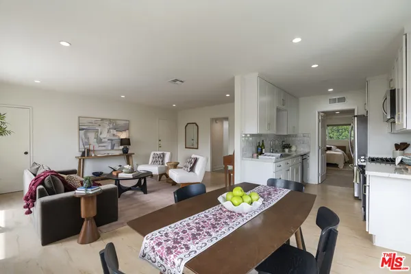 $648,000 | 5055 Coldwater Canyon Avenue, Unit 219, Sherman Oaks, CA 91423