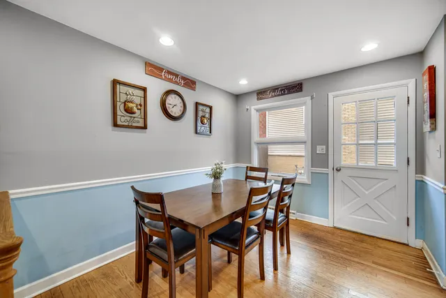 $525,000 | 533 Drake Street, Libertyville, IL 60048