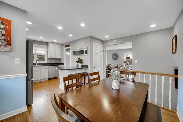 $525,000 | 533 Drake Street, Libertyville, IL 60048