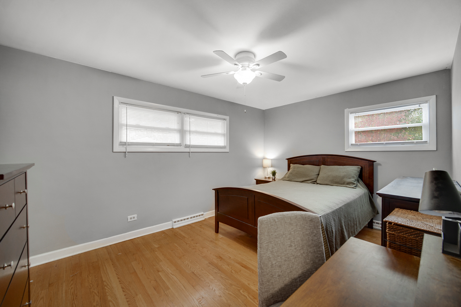 533 Drake Street Libertyville, IL 60048 - Photo 19 of 43 a bedroom with a bed and a chandelier