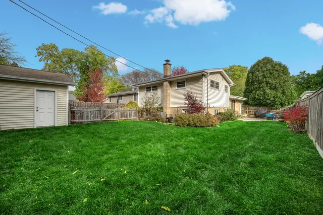 $525,000 | 533 Drake Street, Libertyville, IL 60048