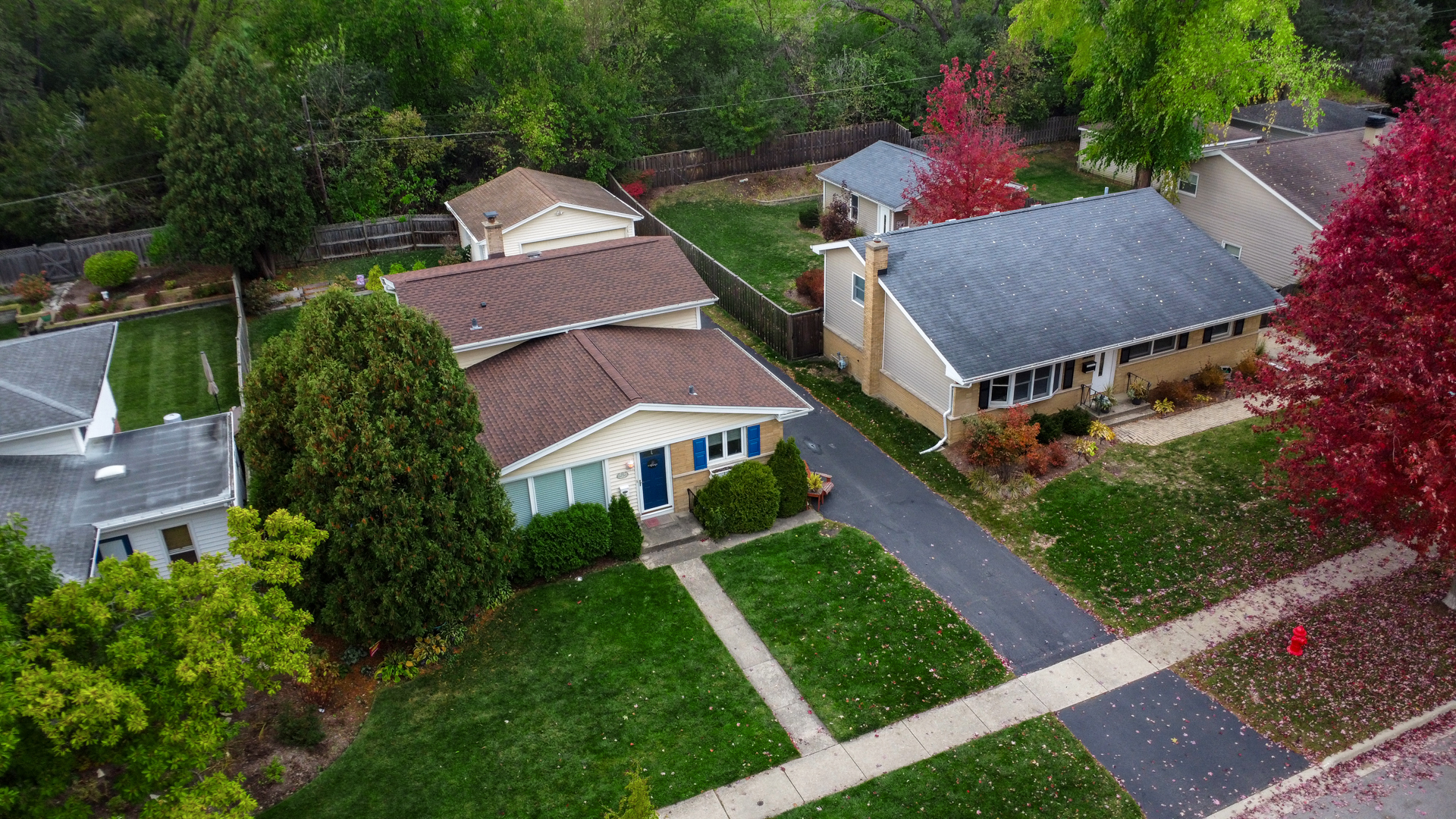 533 Drake Street Libertyville, IL 60048 - Photo 38 of 43 an aerial view of house with yard