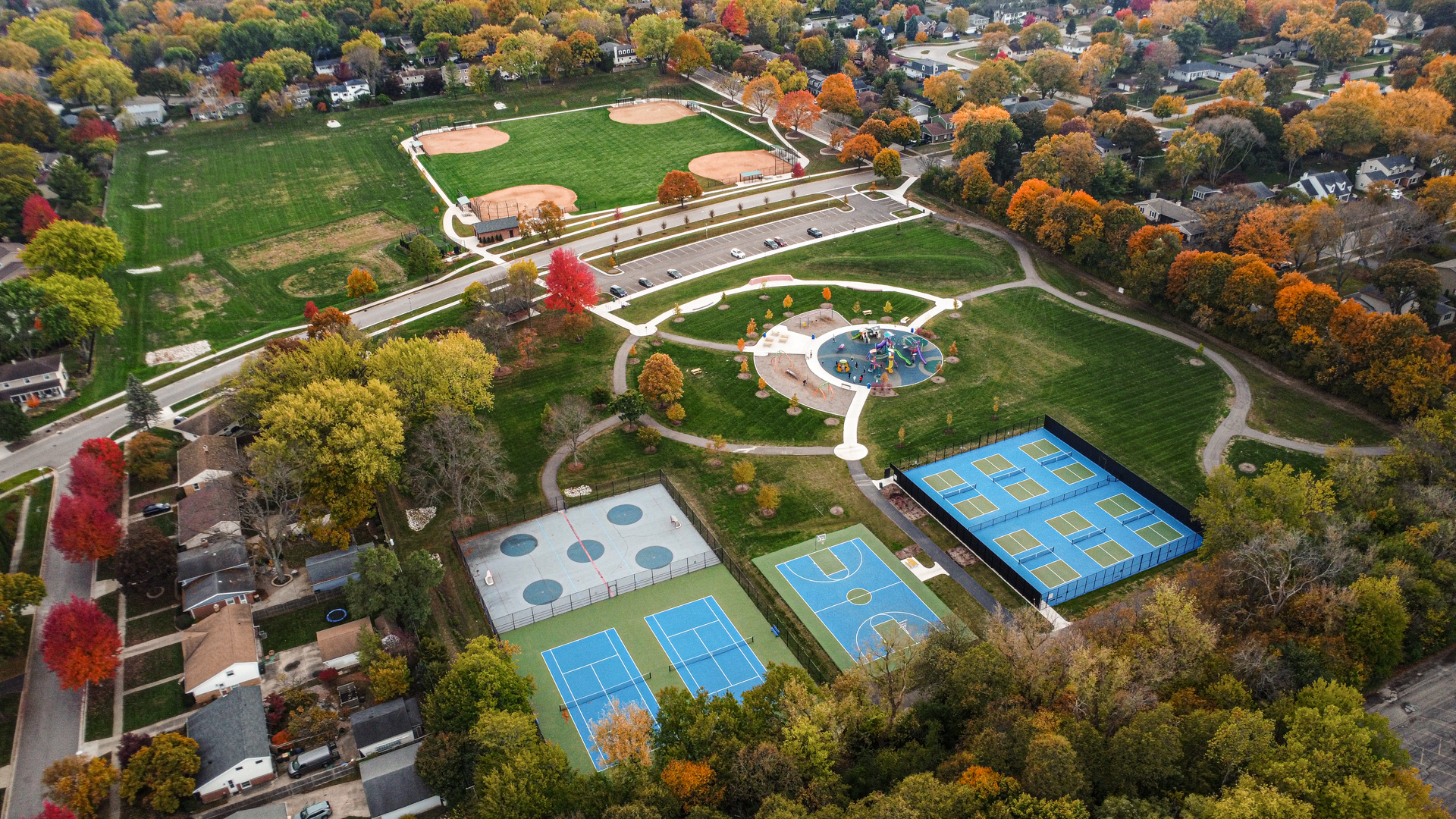 533 Drake Street Libertyville, IL 60048 - Photo 40 of 43 an aerial view of a golf course with parking space