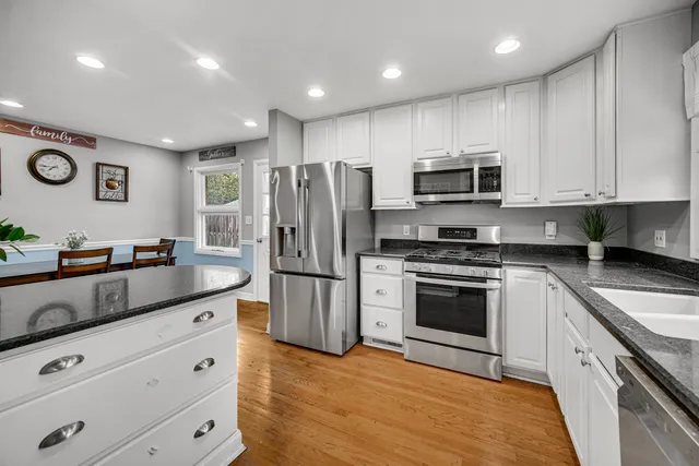 $525,000 | 533 Drake Street, Libertyville, IL 60048