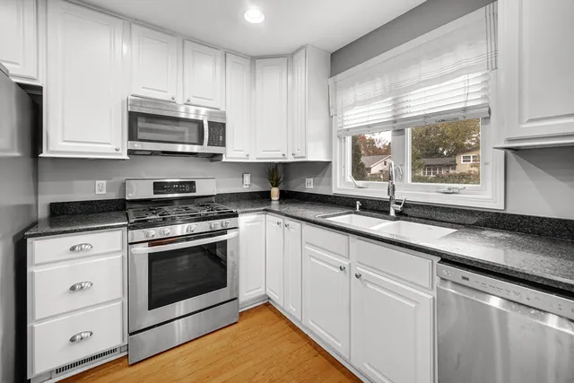 $525,000 | 533 Drake Street, Libertyville, IL 60048