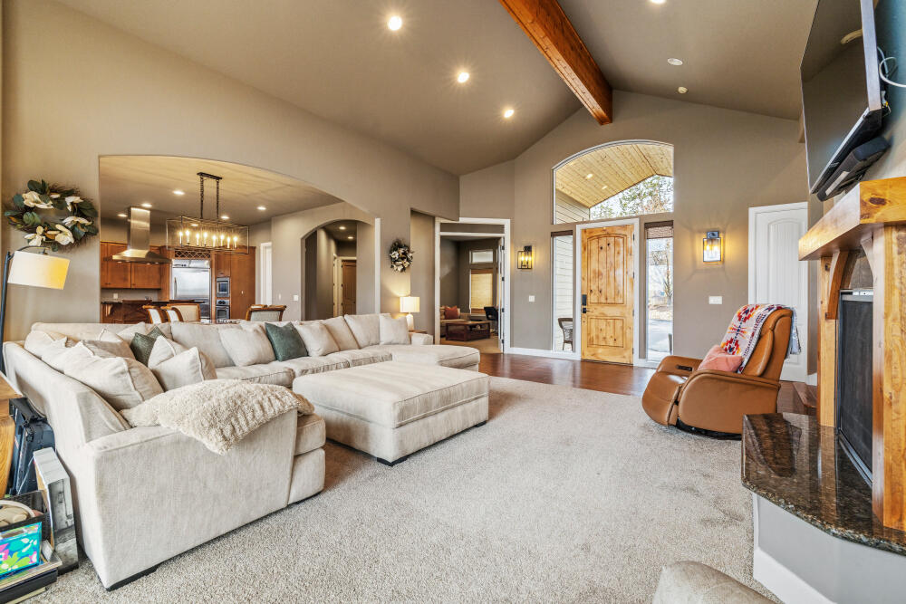 6447 Jake Road Klamath Falls, OR 97601 - Photo 10 of 59