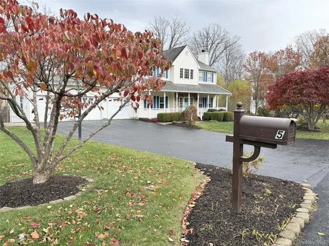 $719,000 | 5 Juniper Way, Wappingers Falls, NY 12590