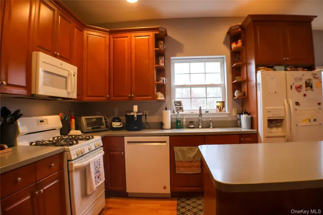 $719,000 | 5 Juniper Way, Wappingers Falls, NY 12590