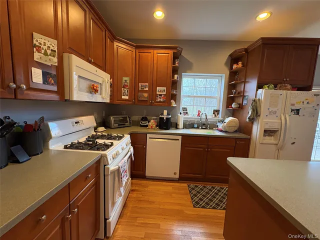 $719,000 | 5 Juniper Way, Wappingers Falls, NY 12590