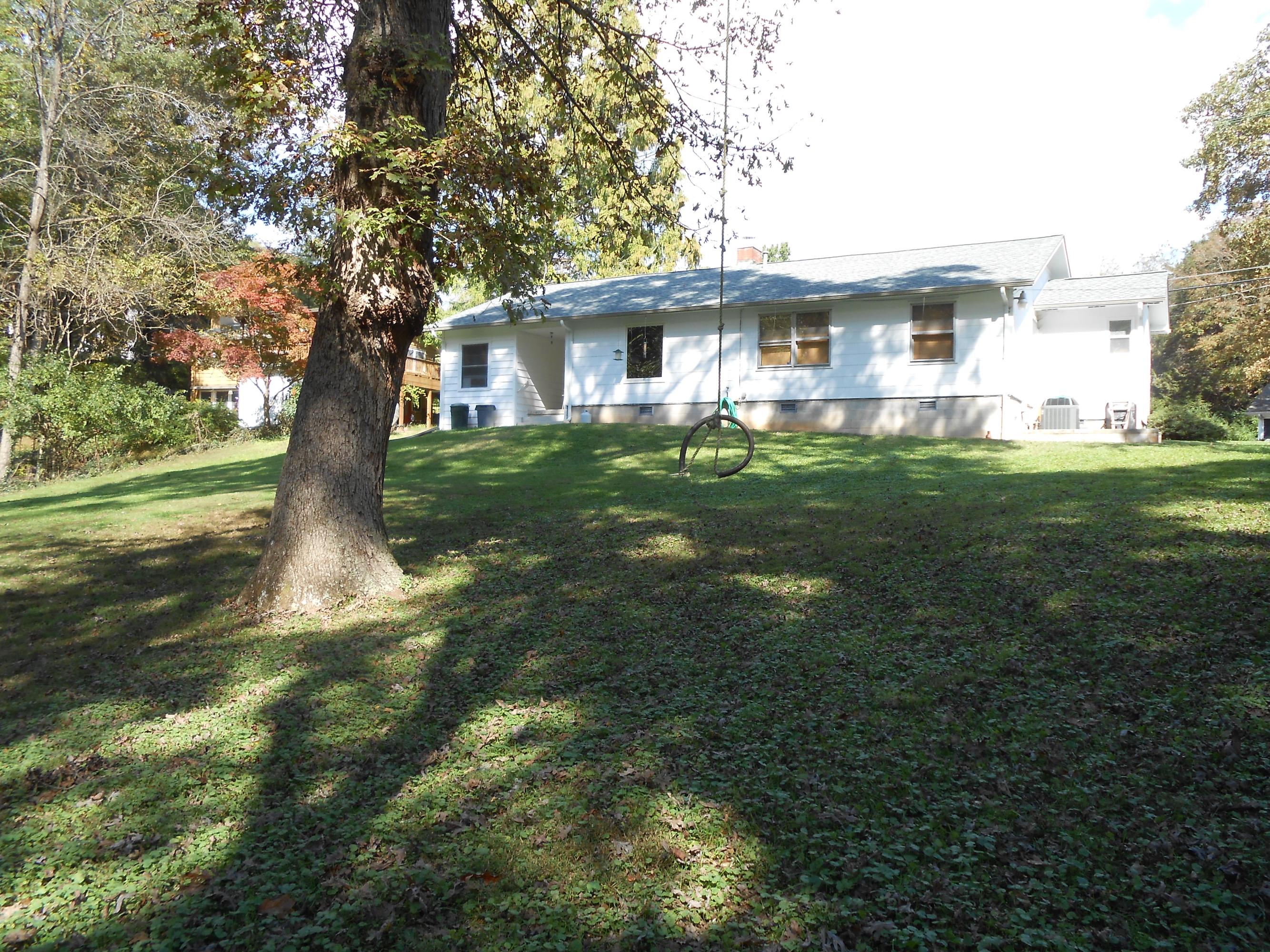 145 Georgia Avenue Oak Ridge, TN 37830 - Photo 3 of 28 Georgia Ave 004
