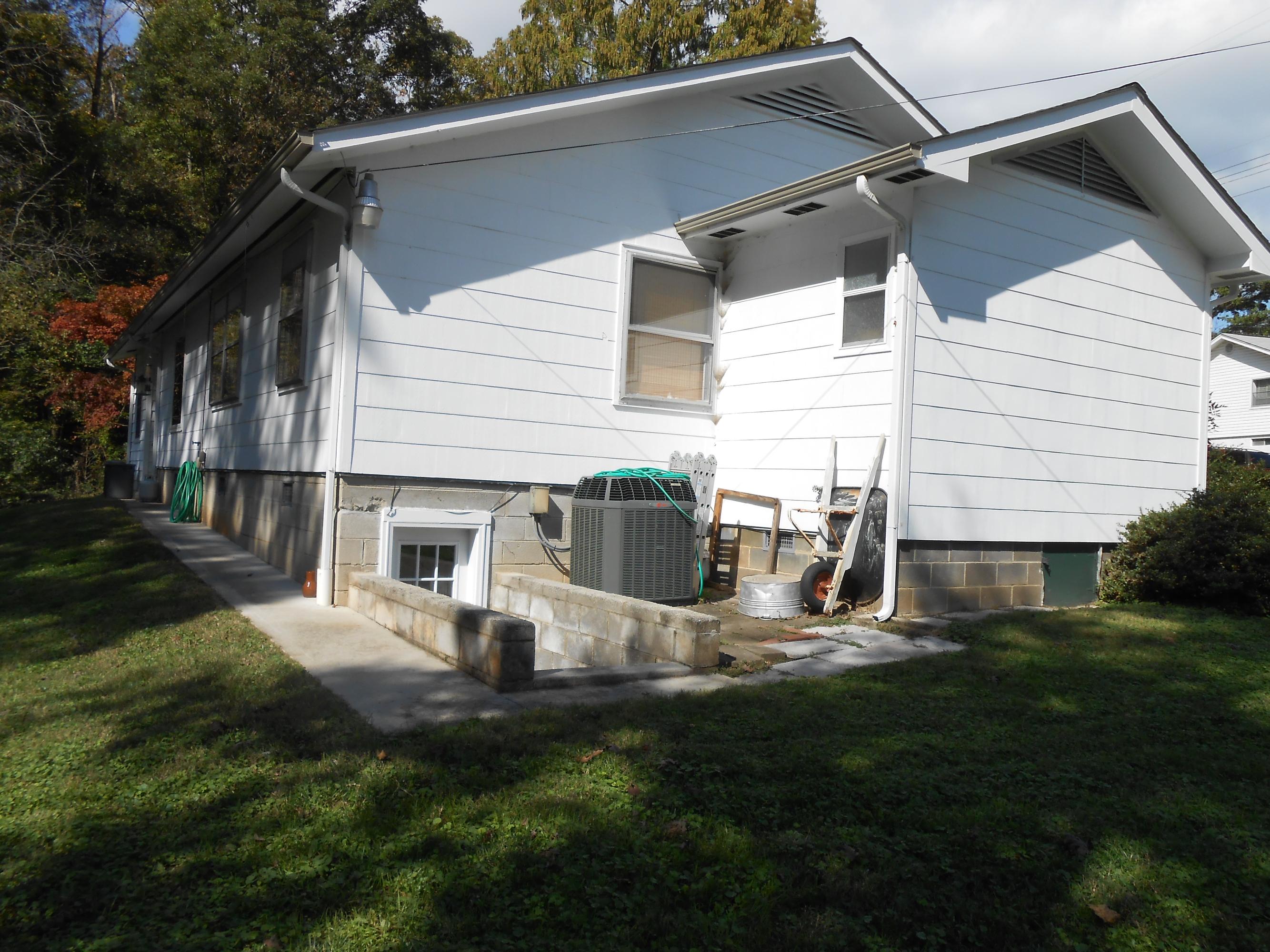 145 Georgia Avenue Oak Ridge, TN 37830 - Photo 9 of 28 Georgia Ave 003