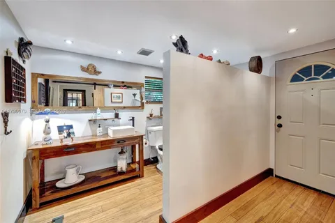 $699,000 | 1401 Northeast 33rd Street, Oakland Park, FL 33334